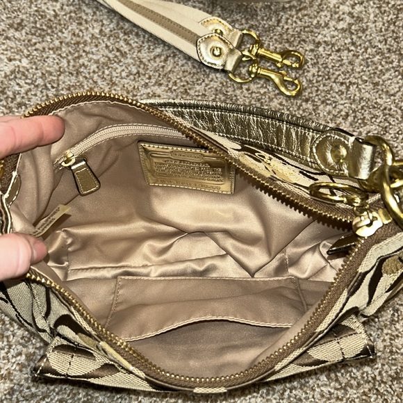 Coach Shoulder Crossbody Bag EUC - Picture 7 of 13